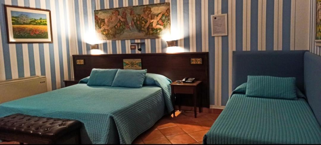 Hotel Plaza Калтанисета Екстериор снимка