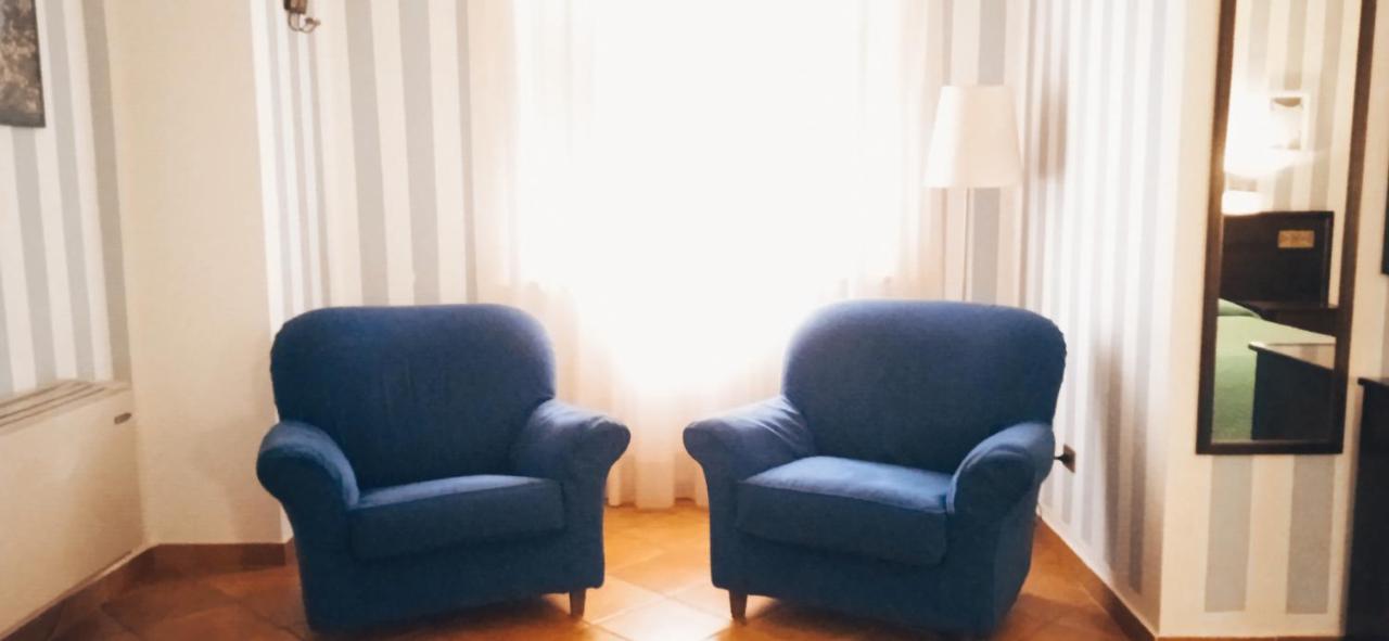 Hotel Plaza Калтанисета Екстериор снимка