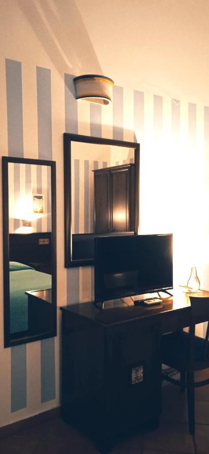Hotel Plaza Калтанисета Екстериор снимка